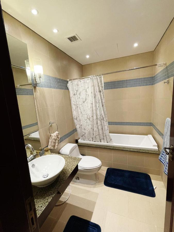 Luxury 2 Bedroom Apt In The Pearl With Marina View Doha Dış mekan fotoğraf